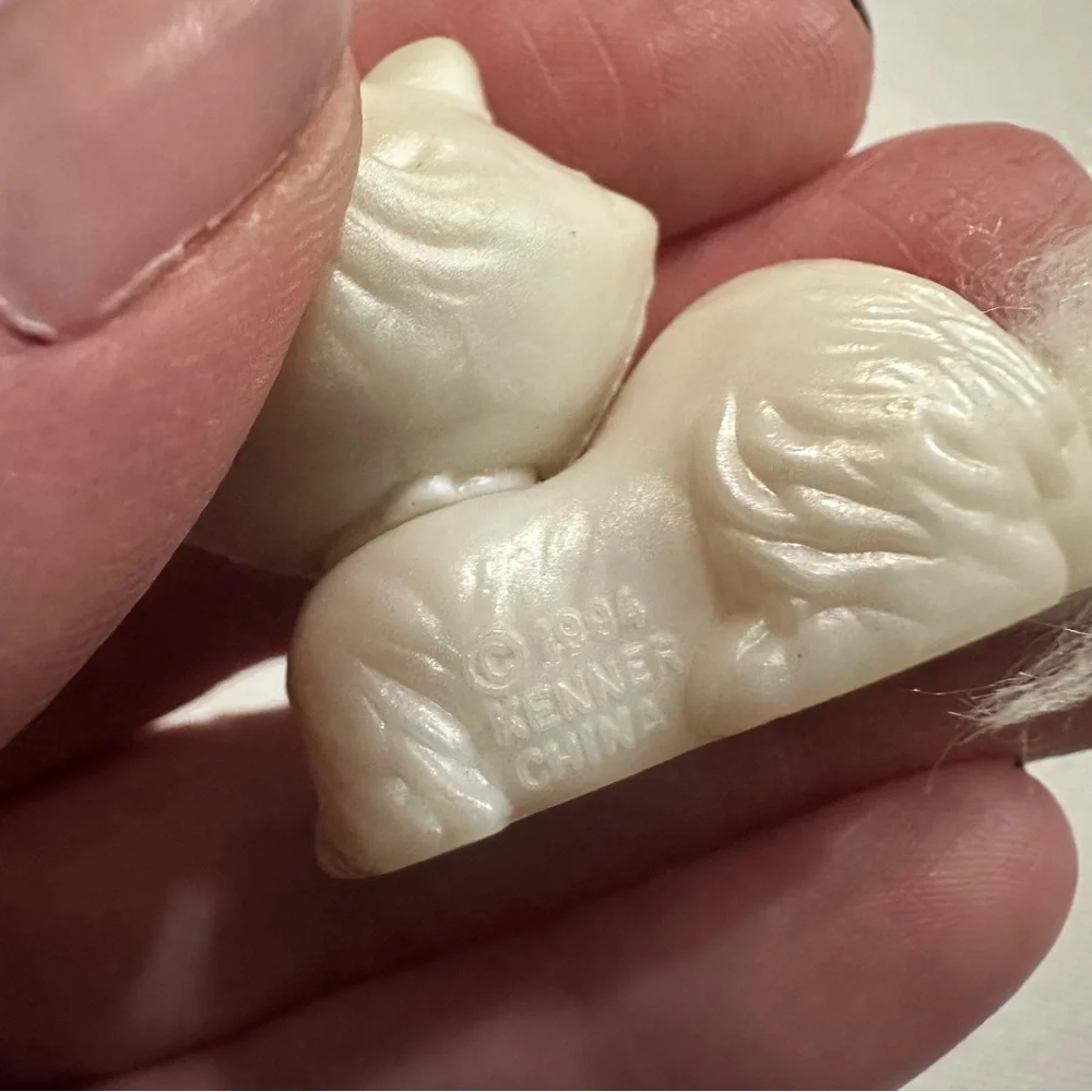 Vintage Kenner Littlest Pet Shop Fluffy Tail Persian Kitty Cat 2.5" 1994 White - Picture 9 of 9